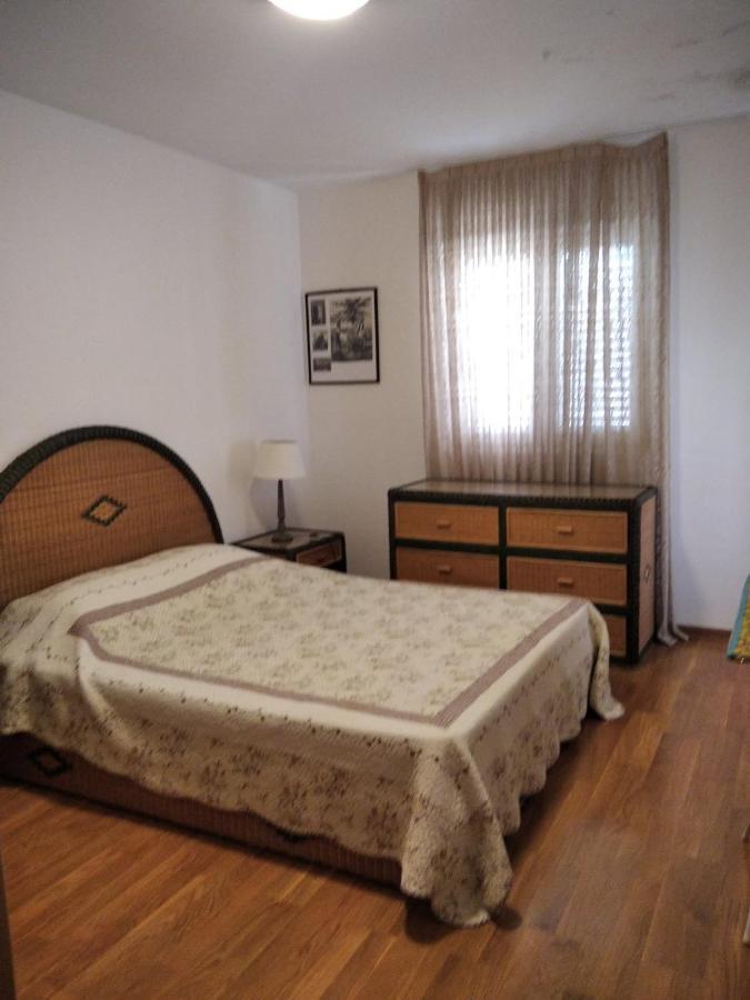 Apartmani Petrovac Na Moru Bagian luar foto