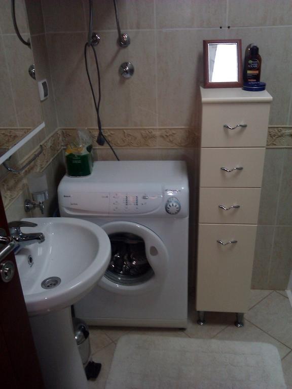 Apartmani Petrovac Na Moru Ruang foto